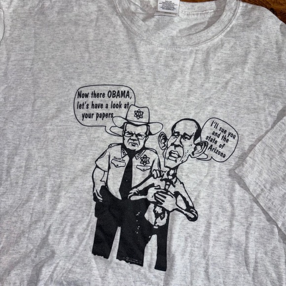 Gildan Other - Gildan T Shirt Mens 2XL Gray Obama Sheriff Joe Arpaio Arizona Political Satire‎